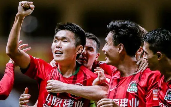 广州队以2:0战胜河南嵩山龙门