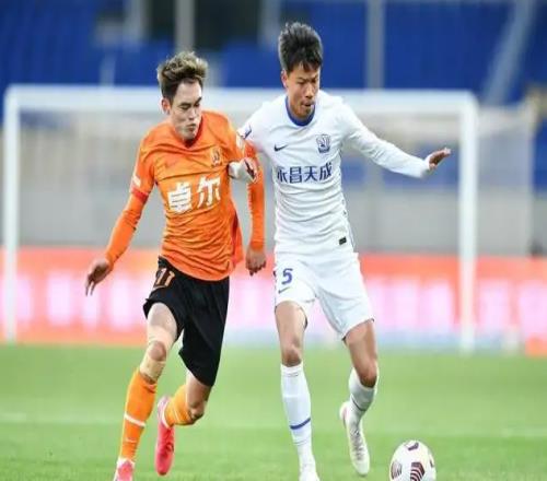 中超直播：武汉队vs沧州雄狮，双方球队旗鼓相当