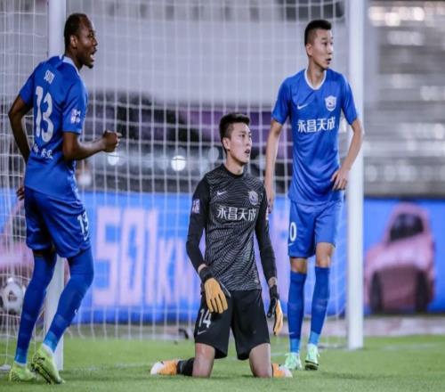 中超战报：沧州1-1遭重庆绝平，谢鹏飞、张校分别建功