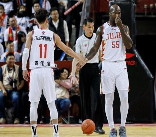 CBA直播：吉林男篮vs广东男篮，广东能否成功复仇