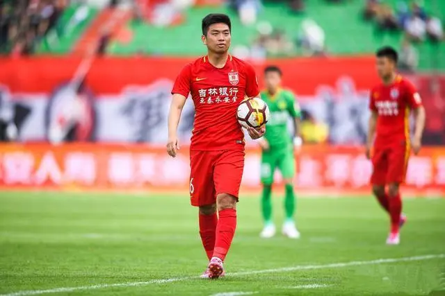 深圳队vs长春亚泰