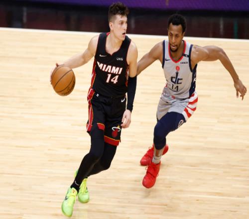 NBA前瞻：尼克斯VS热火，尼克斯面对低迷的热火会错失良机吗