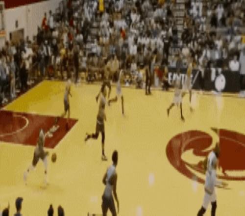 人山人海！詹姆斯领衔群星出战克6联赛！NBA官方全程直播