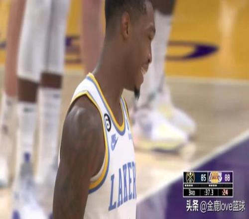 正在直播NBA:掘金VS湖人