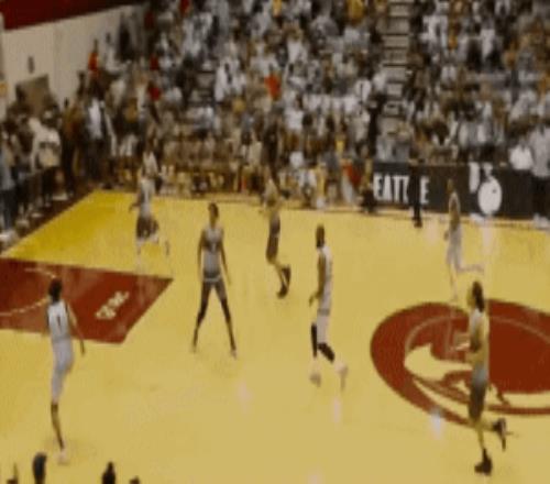 人山人海！詹姆斯领衔群星出战克6联赛！NBA官方全程直播
