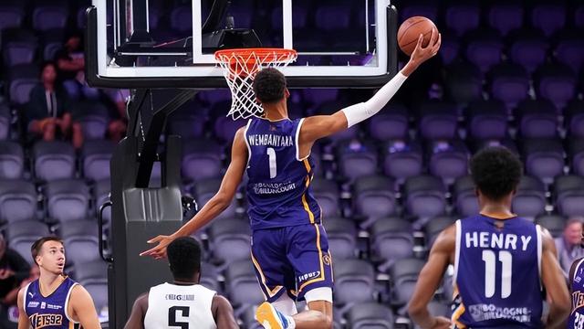 NBA直播文班亚马本季比赛！专家称詹皇后最强新秀：上限联盟最佳