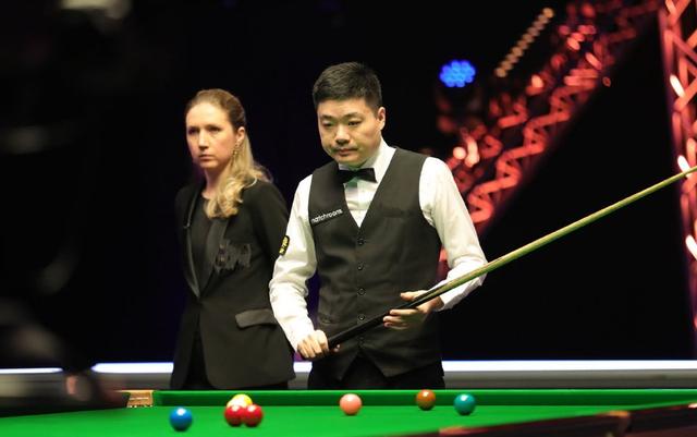 CCTV5直播丁俊晖冲击斯诺克英锦赛8强，5+转足协杯+纳达尔出战ATP