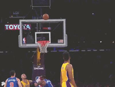 NBA5大装X失败时刻：科比詹皇都上榜，尼克杨提前庆祝惨打脸