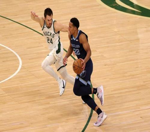 NBA分析：灰熊vs雄鹿，灰熊队近期状态正佳