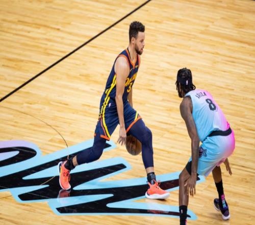 NBA直播：勇士vs猛龙，勇士主场不稳难大胜