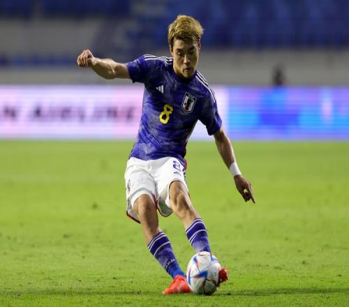 堂安律：尽管香川真司等曾穿过日本队10号，但只想踢出自我