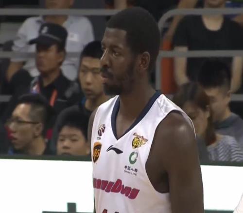 尼克尔森忆CBA：以为赛季结束早能回去打季后赛 但我去的是强队