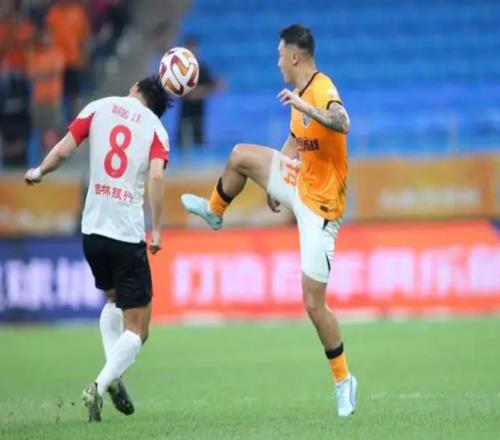 青岛海牛1-0长春亚泰