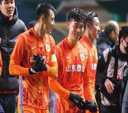 山东泰山4-2青岛海牛