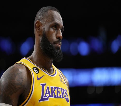 NBA球员在第21个赛季的得分纪录：德克的30分 其次老詹今天的21分