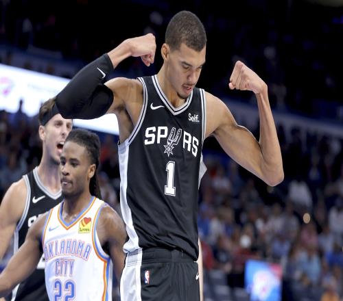 文班亚马：我喜欢NBA的暂停频率&长度 这能让我更好休息