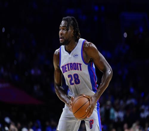 Woj：活塞中锋斯图尔特遭遇脚踝扭伤 将至少缺席10-14天