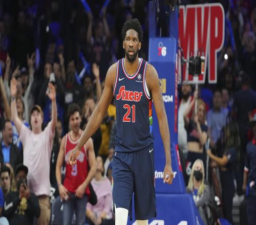 NBA前瞻：雄鹿vs76人，东部榜首之争谁将夺魁