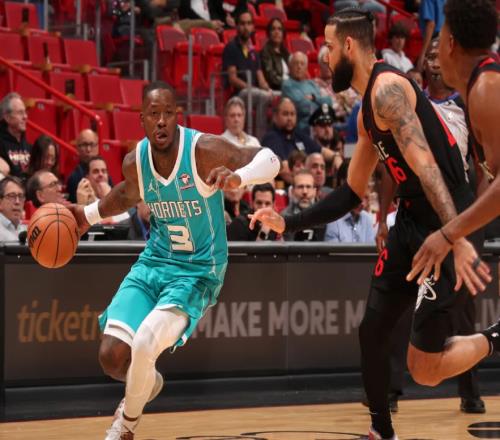 NBA常规赛：黄蜂104-115热火，热火力克黄蜂收获连胜
