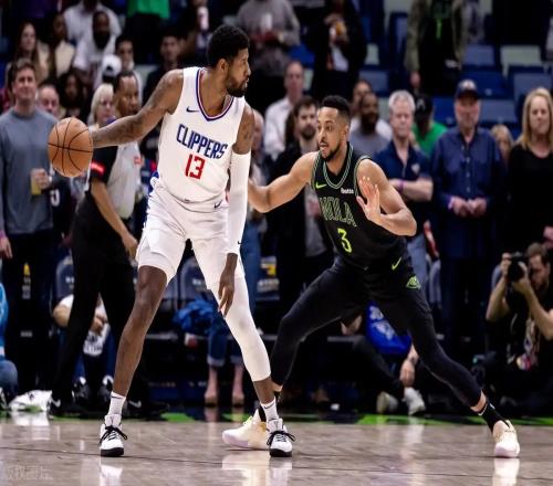 鹈鹕力挫快船，NBA常规赛中威廉森斩获34分!