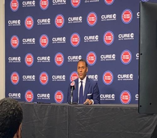Woj：在活塞寻找新篮球运营主管的同时其GM特洛伊韦弗继续留任