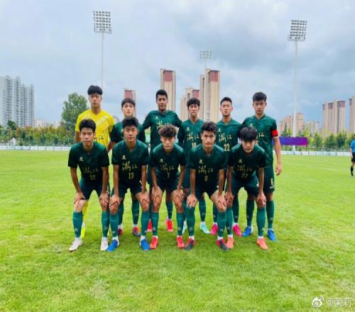 记者:张玉宁弟弟张玉全在深足U21试训,司职门将气质很像王大雷