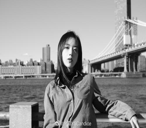 LPL女主持人余霜分享照片：在海边，Oceanside