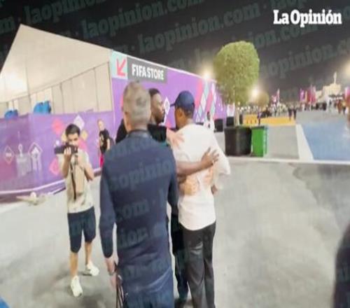 记者谈埃托奥踢球迷:世预赛争议后,他一直遭阿尔及利亚球迷谩骂