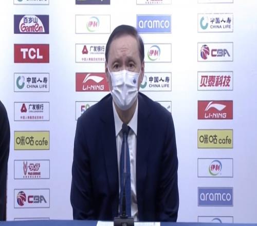 张德贵：这场球主要是输在第二节落后18分 关键时候处理球也不好