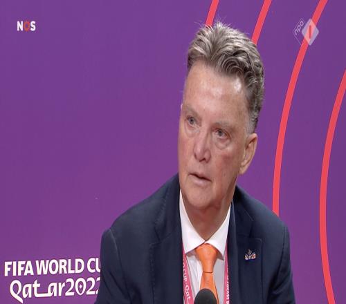 范加尔:我带领球队踢了20场一场都没输,这是我带过的最好的球队