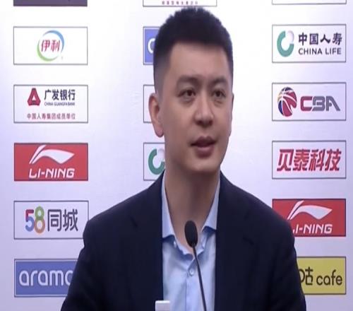 杨鸣：复出首秀战同曦对郭艾伦是挑战 本场为打广东做了提早演练