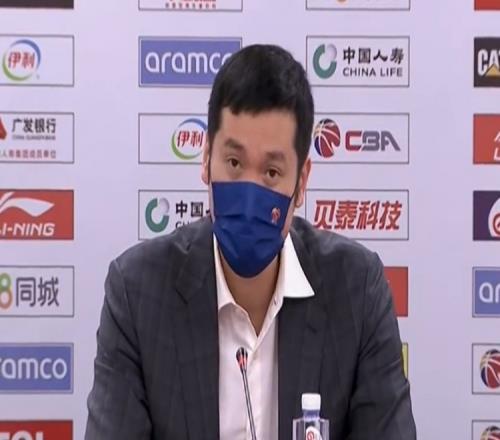 李可:对于对手的压迫紧逼应变不够 球员整体表现还是比较满意的