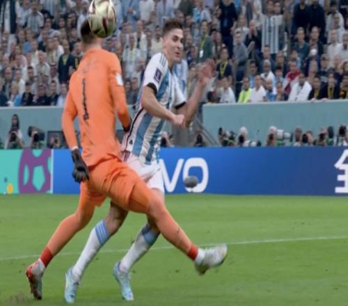 记者质疑阿根廷点球:FIFA为梅西创立了新的点球规则?