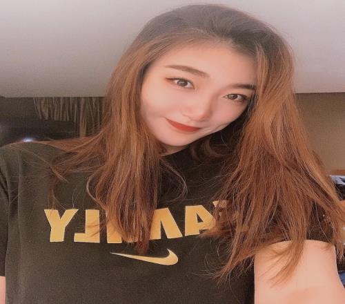 你的梦上线了!李梦晒出一组个人美照:今日分享 辣妹