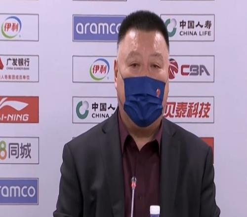 杨学增:由于伤病原因大家没能发挥应有水平 但拼搏态度值得赞扬