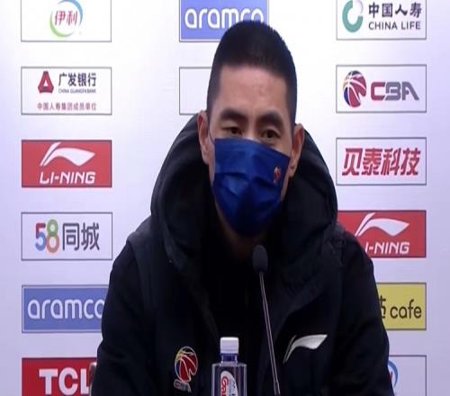 朱世龙：开局慢热攻防两端都表现不佳 中场调整后下半场有所起色