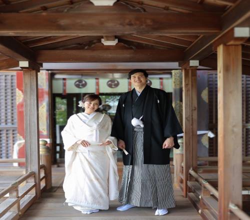 渡边雄太与未婚妻互晒合照总结2022:大家新年快乐
