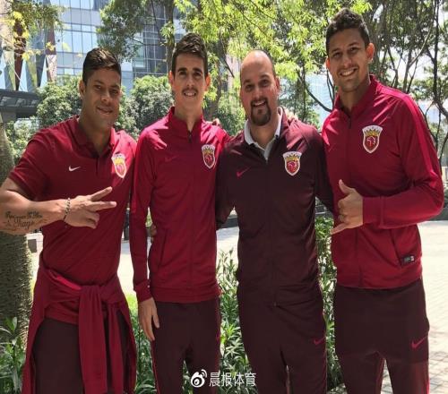 医疗主管“充电宝”埃杜告别海港:6年过去了,我的使命完成了