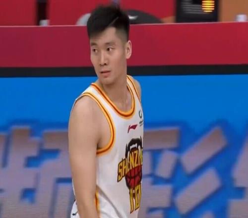 手感冰冷!白昊天5投0中只得到3板1助 还出现了5次失误