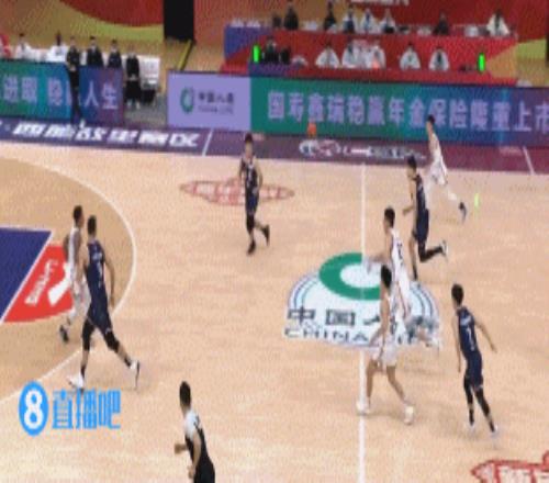 宝刀不老！赵睿助攻易建联空接扣篮