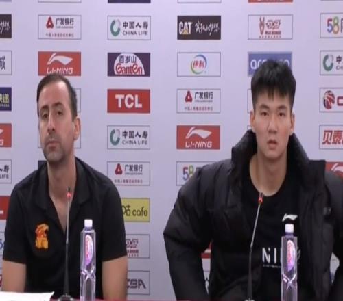 孙浩钦:整个队感觉像在睡觉一样 根本就不是在打篮球