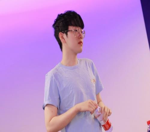 LNG官博更新：对阵BLG赛后返图