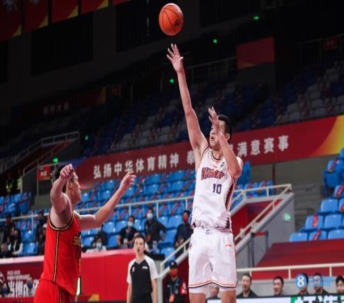 达成两双！闫鹏飞17中11拿下23分12篮板助队大胜