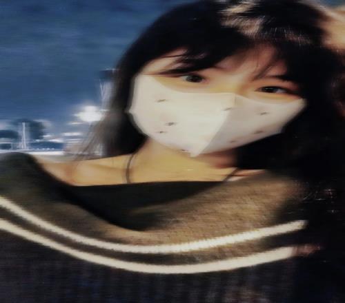 李月汝晒美照 杨舒予:小宝的肩不是肩 是迷死我的烟