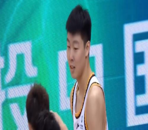 替补奇兵!俞泽辰7中5&4记三分拿下14分助队取胜