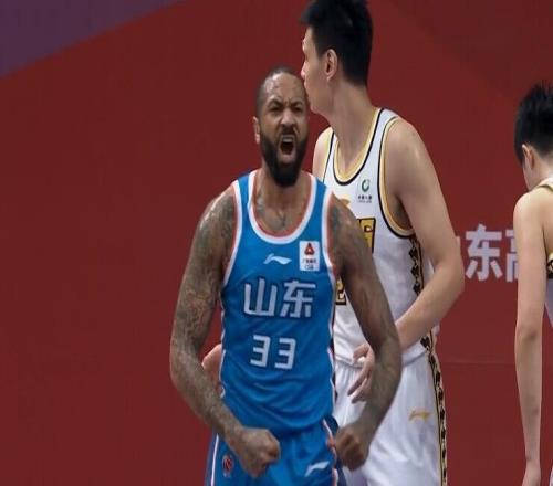 篮下翻江倒海!吉伦沃特16中11砍30分6板 正负值+21并列全队最高
