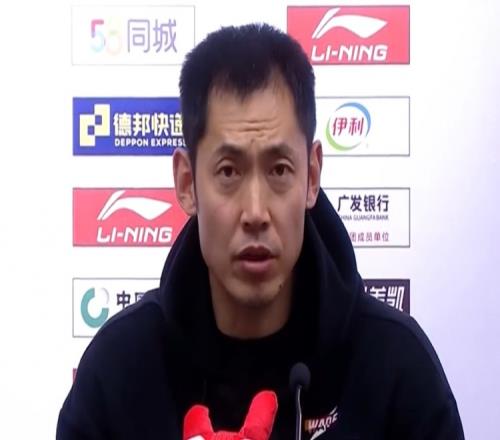 张庆鹏:全场3次失误是球队的历史性表现 被绝平后大家仍团结一致