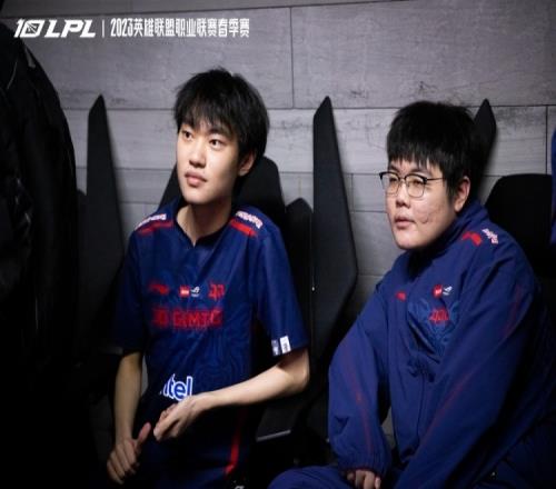 LPL选手更新：JDG赛后返图