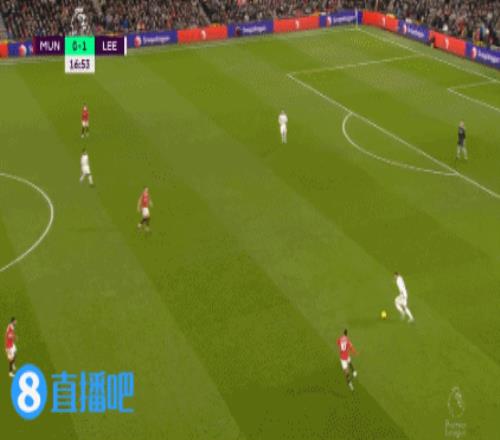 错失好机会！加纳乔禁区无人看防打门偏出