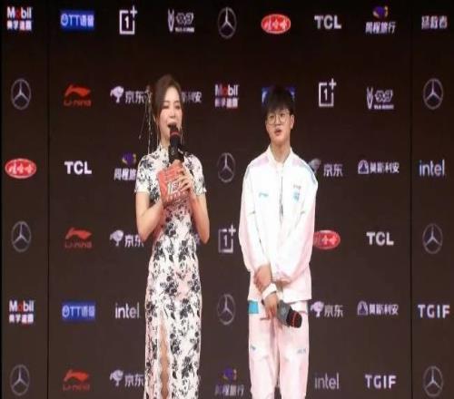 BLG赛后采访Xun：第二局打得比较激烈，年轻人血气方刚就送了
